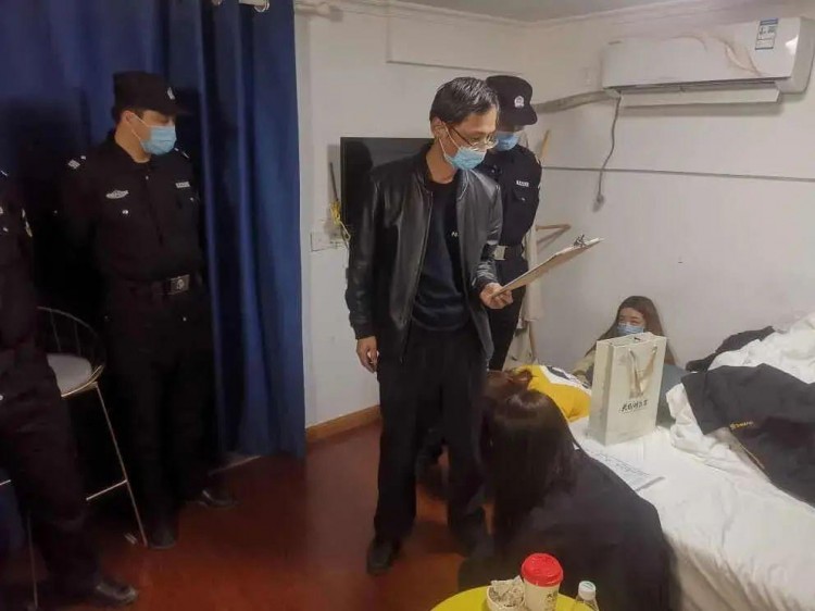 南京警方凌厲攻勢蕩污滌濁