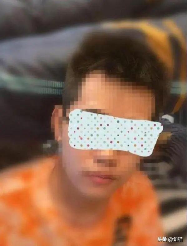 25歲最小女嫖客鴨店窩點被搗毀男按摩技師26