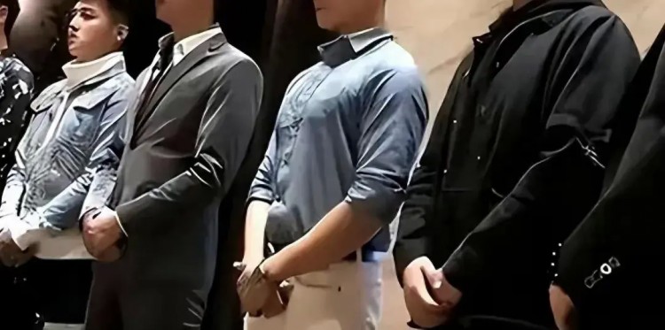 江蘇一家按摩鴨店被查抓獲的客人全是女性最小的才25歲！