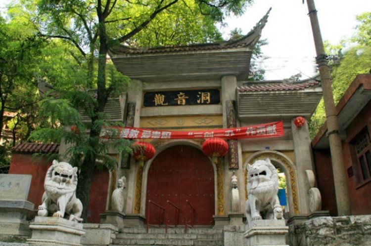 乘著BRT游貴陽吃喝玩樂全都有