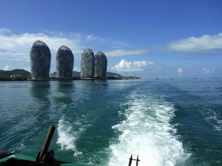我想要帶你去浪漫的三亞市，看著大海，做著陽光SPA