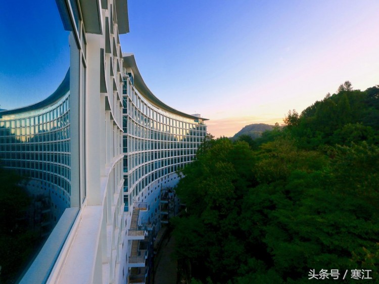 在安徽黃山的湯泉館享受最正宗的日本泡湯文化穿和服拍美照
