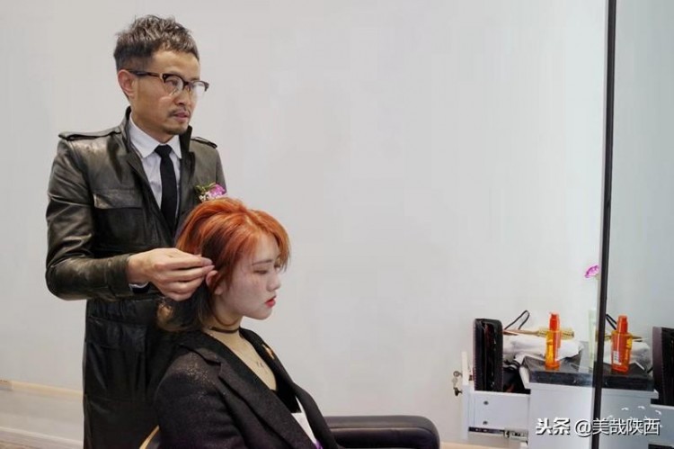流金歲月國際造型機構(gòu)在小寨賽格國際購物中心盛裝開業(yè)