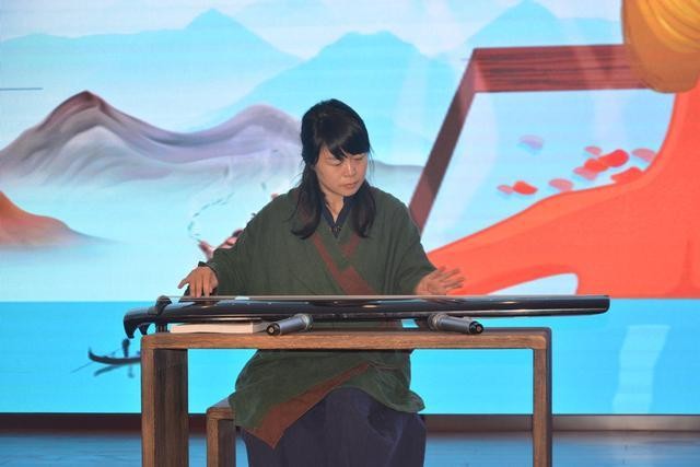陜西品質溫泉發現之旅美女演繹溫泉邂逅紅酒的浪漫
