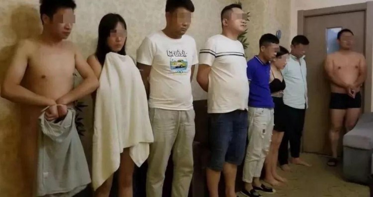 合肥警方深夜出擊卡片招嫖！多人當場被拘