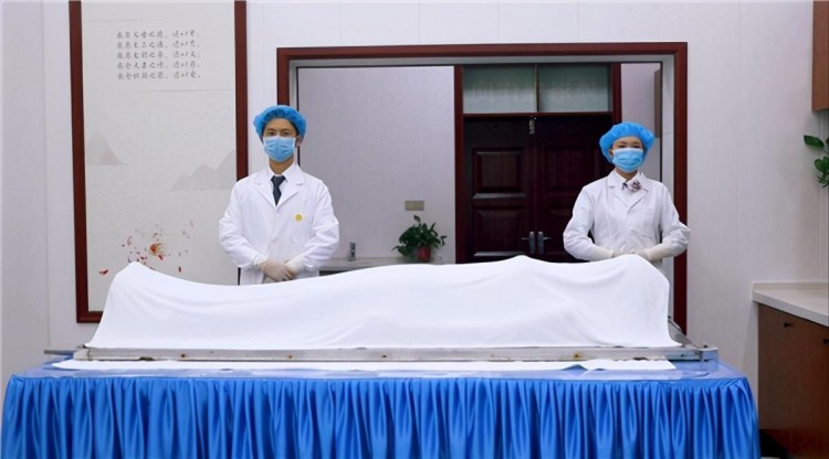 貴陽(yáng)市殯儀服務(wù)中心開(kāi)展孝思故人沐浴服務(wù)
