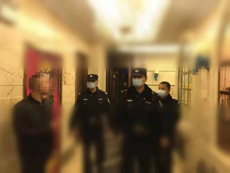 安徽省一會所收取“美女費”，客戶卻報警收錢不服務！警察：提供有償陪護，處罰