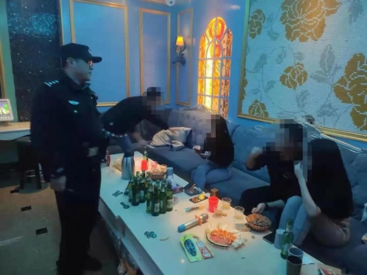 安徽一會所收取美女費用顧客卻報警收錢不服務！警方：提供有償陪侍罰