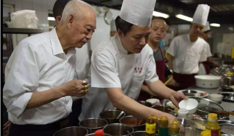 江西男子開菜館，用“免費現金”，半年賺60萬，方法容易學