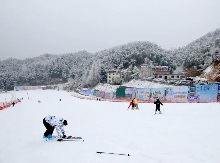 湖北省內唯一可以滑雪泡溫泉的寶藏小縣城一到冬天簡直美翻