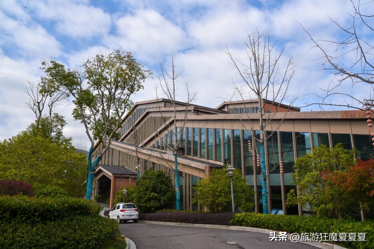 安徽六安泡溫泉有多爽花15億打造了一個溫泉小鎮可容納五千人