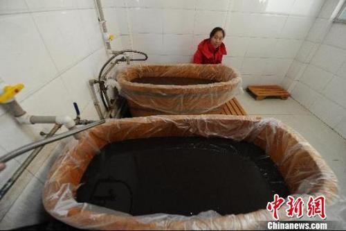 參觀青海藏藥浴：外國病人數量逐年增加