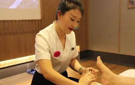 浙江紹興85歲老人半年足浴店消費近四十萬，這筆錢都花在了哪些項目上？